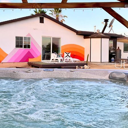 ג'ושואה טרי Twin Palms Desert Getaway - Jacuzzi, Fire Pit, Meditation Room & More מראה חיצוני תמונה